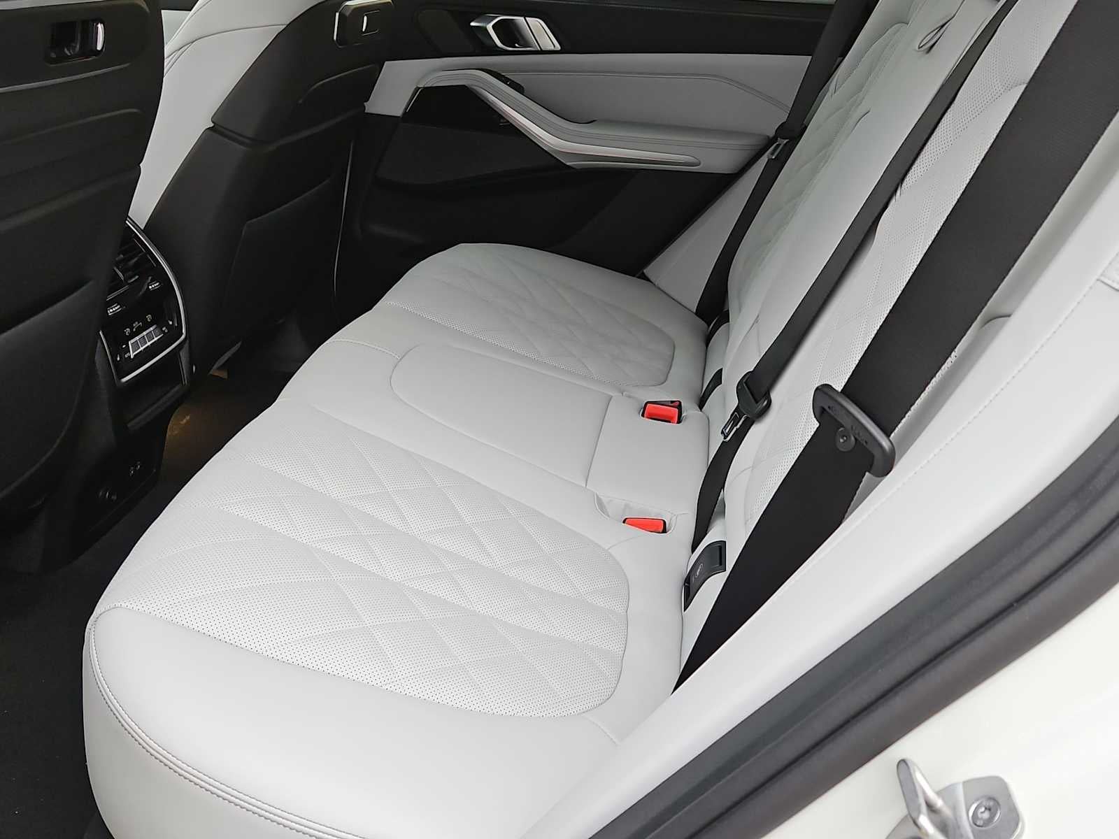 BMW X5 M60i 2026
