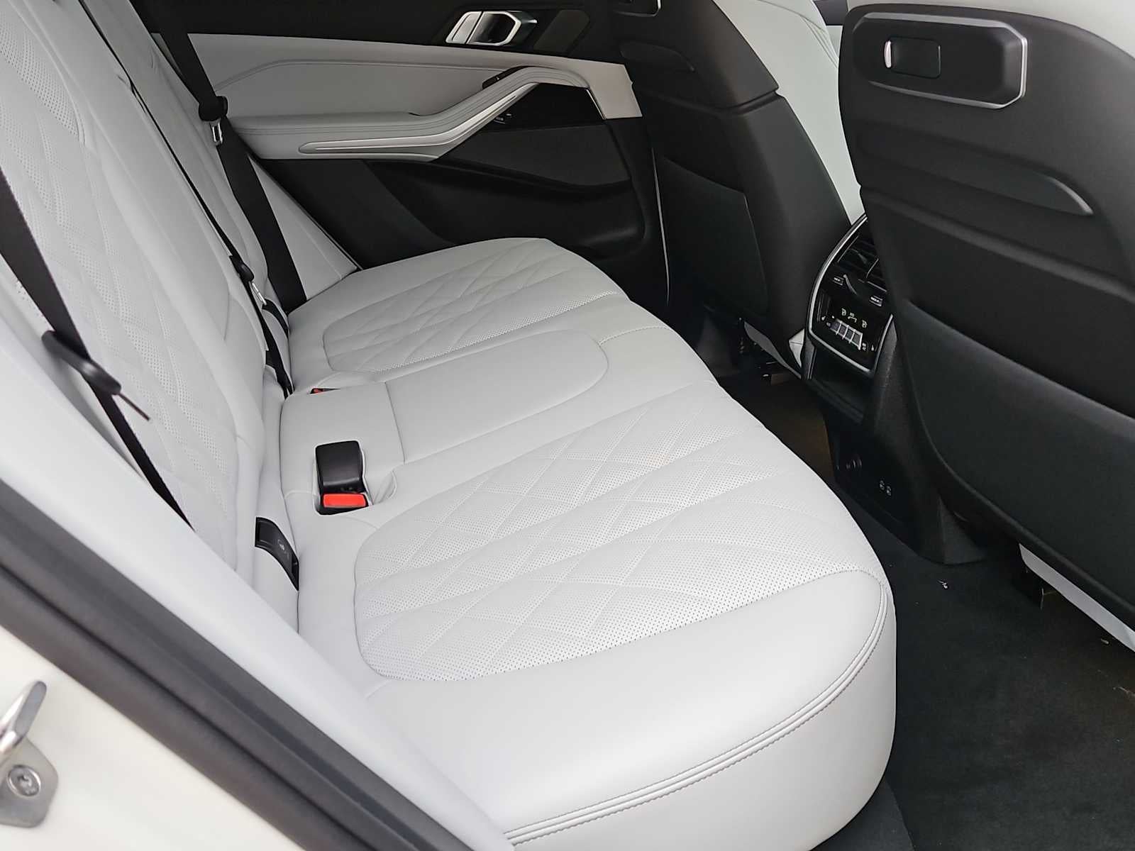 BMW X5 M60i 2026
