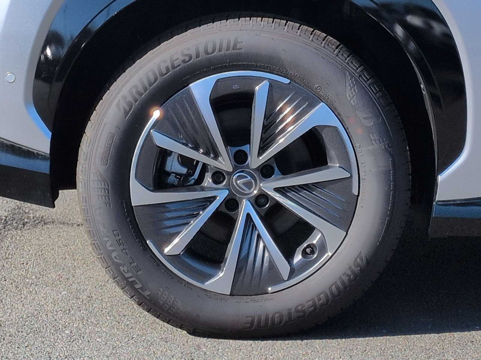 Lexus RZ 450e Premium 2024