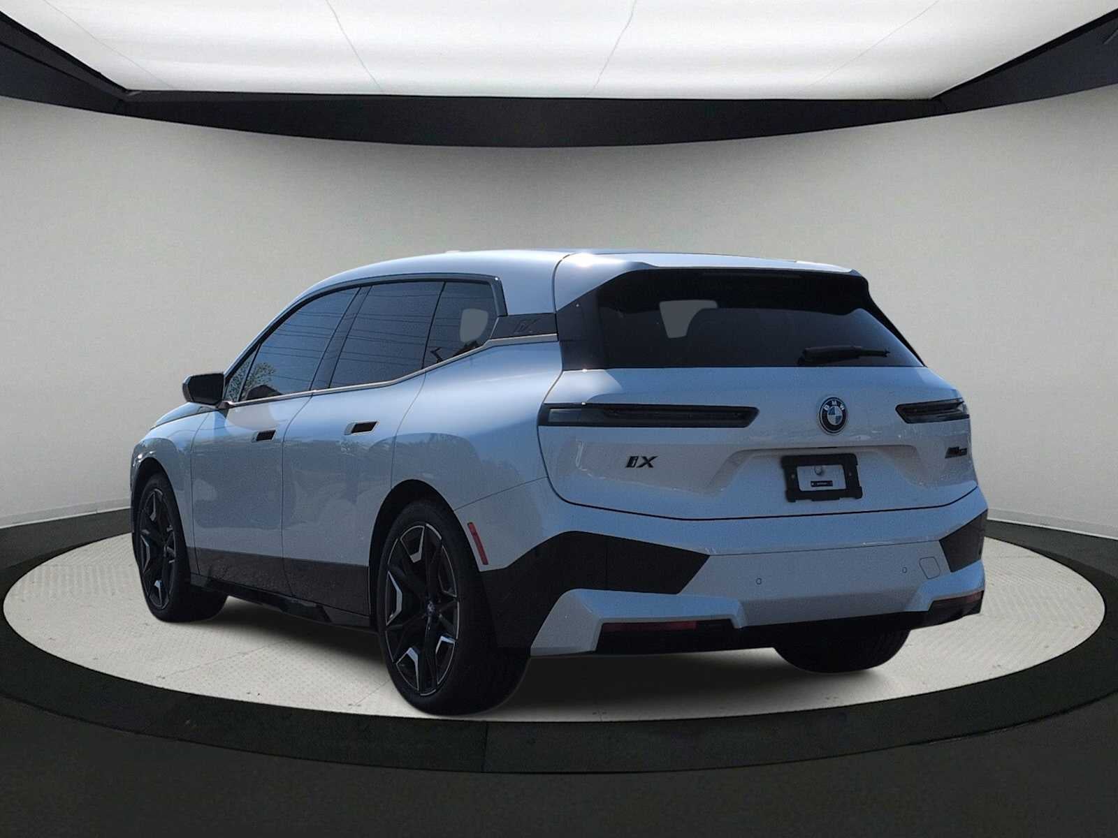 2025 BMW iX M60