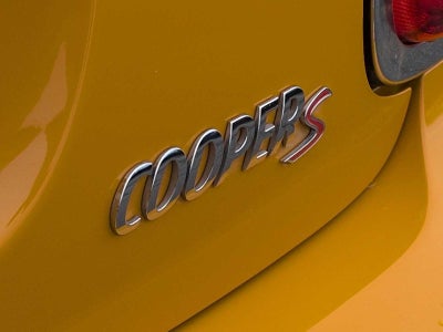 MINI Cooper S de 4 puertas con techo rígido de 2017