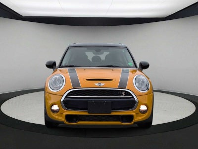 MINI Cooper S de 4 puertas con techo rígido de 2017