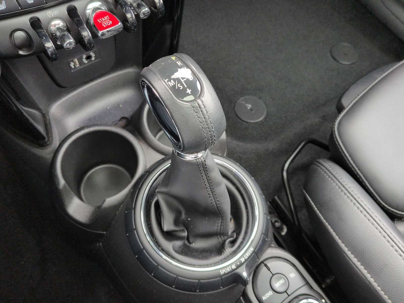 MINI Cooper S de 4 puertas con techo rígido de 2017