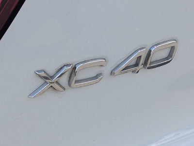 Volvo XC40 Momentum 2019