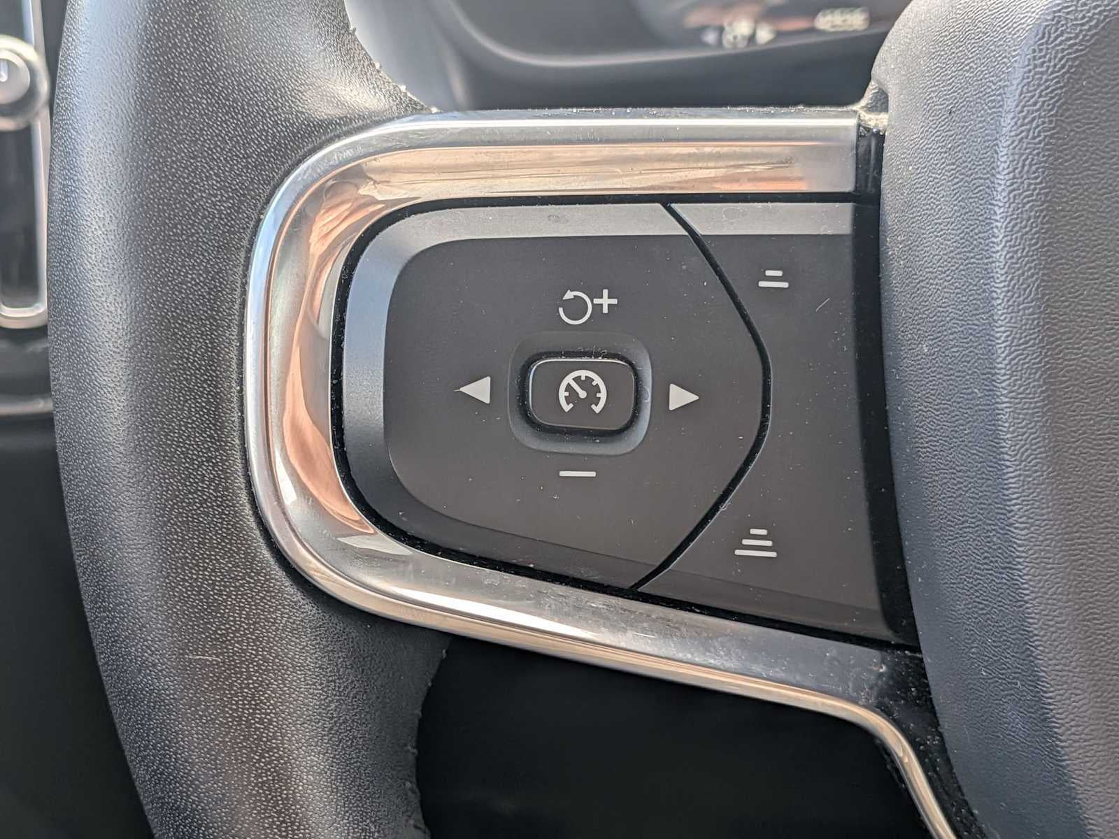 Volvo XC40 Momentum 2019