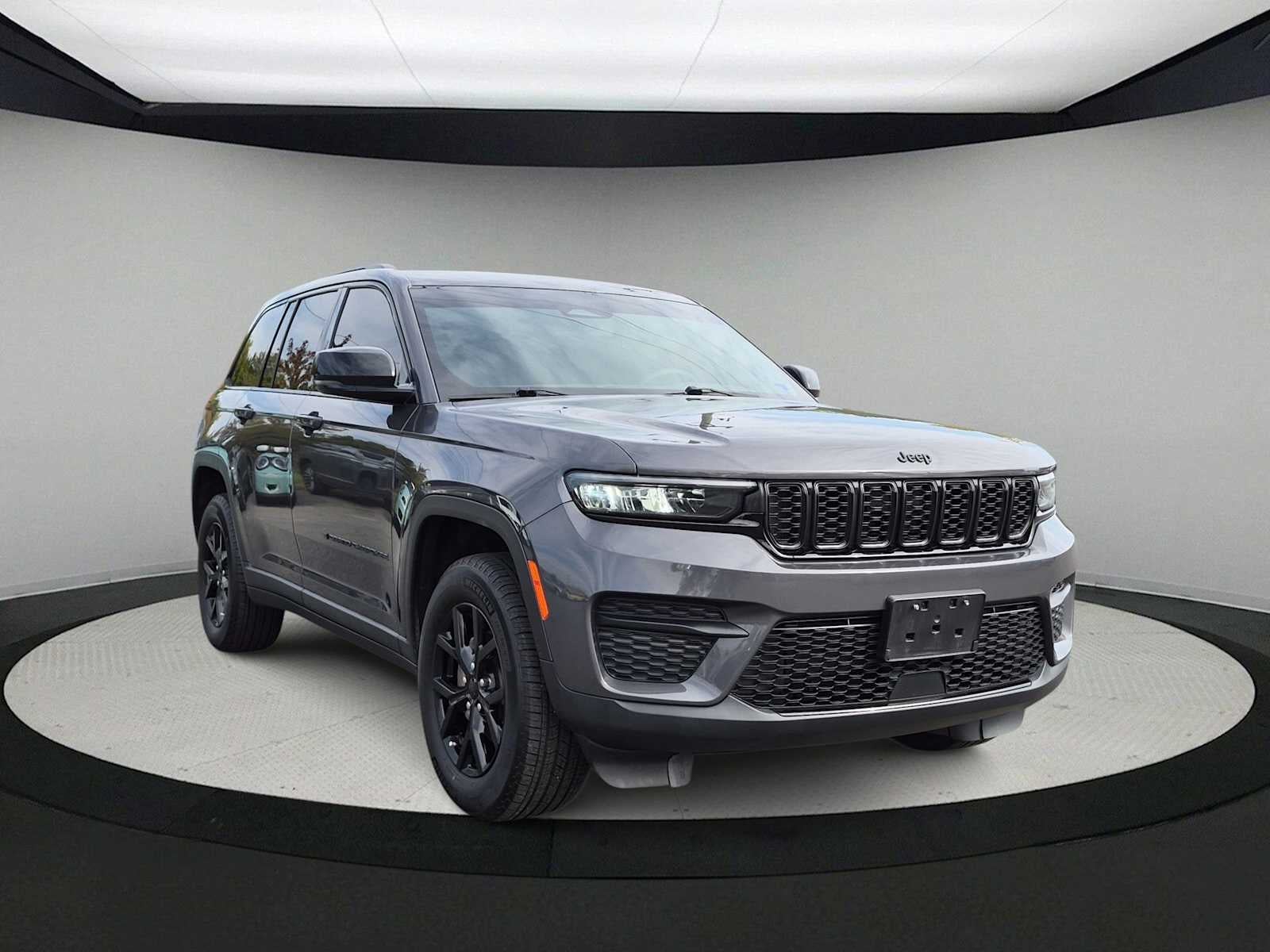 Jeep Grand Cherokee Altitude 2024
