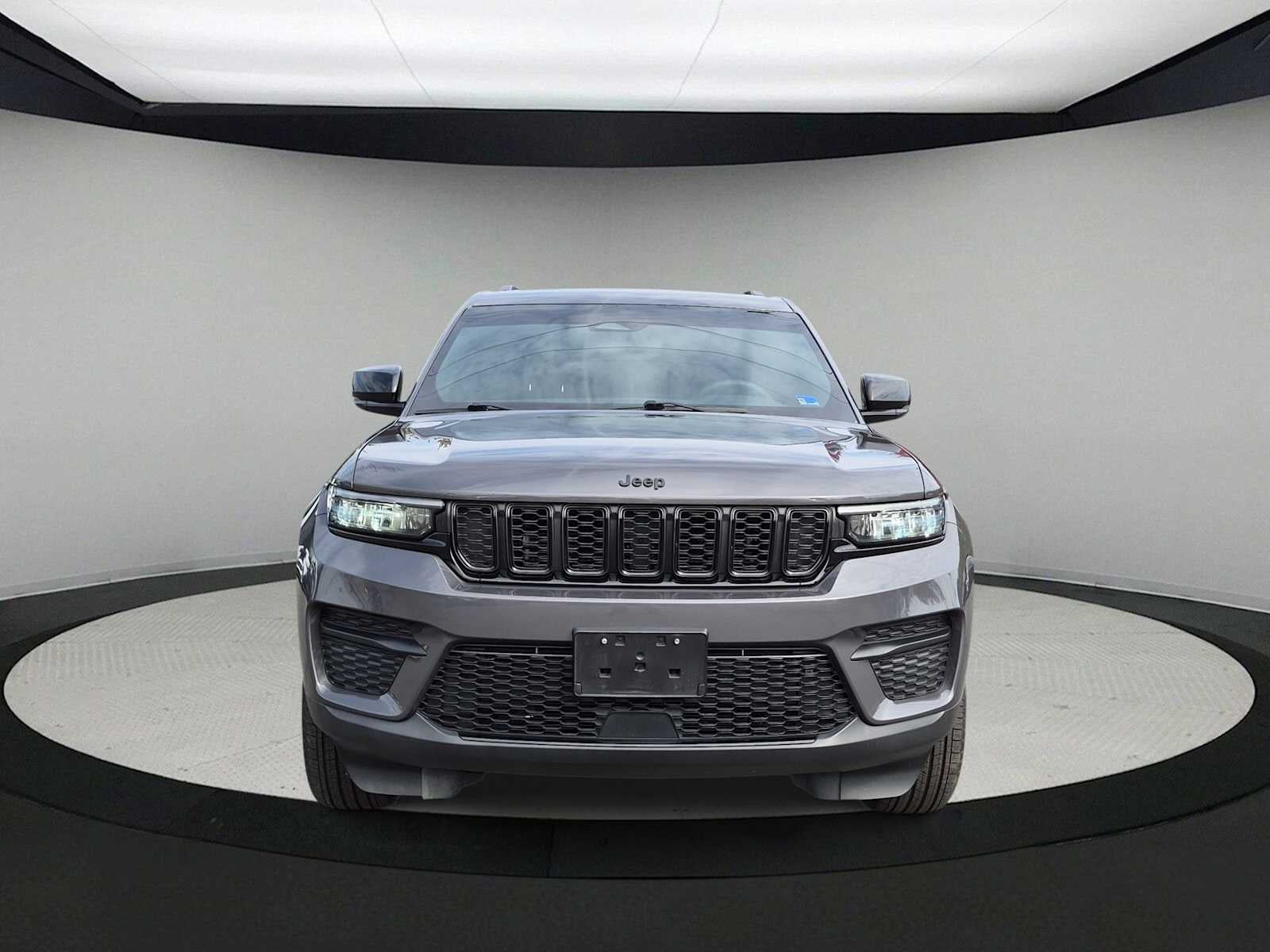Jeep Grand Cherokee Altitude 2024