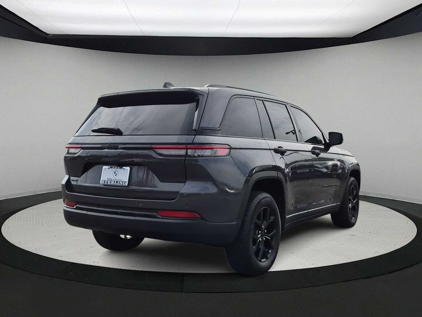 Jeep Grand Cherokee Altitude 2024