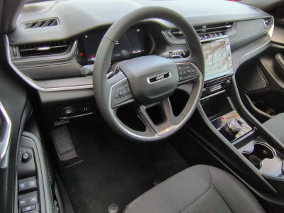 Jeep Grand Cherokee Laredo X 2025