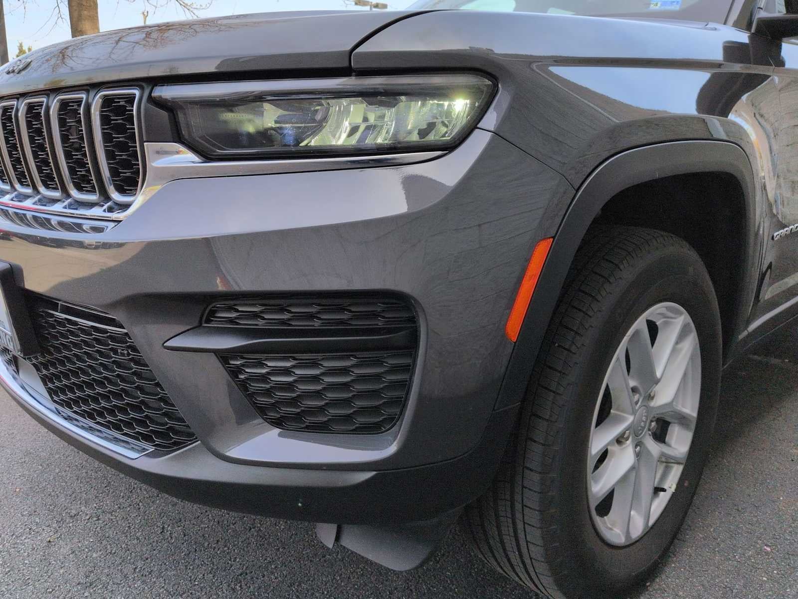 Jeep Grand Cherokee Laredo X 2025