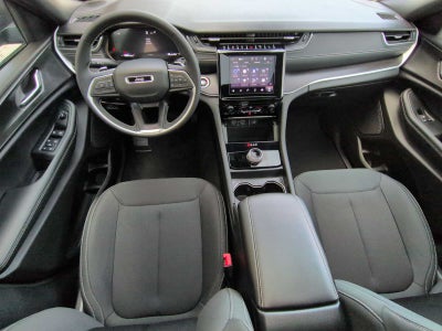 Jeep Grand Cherokee Laredo X 2025