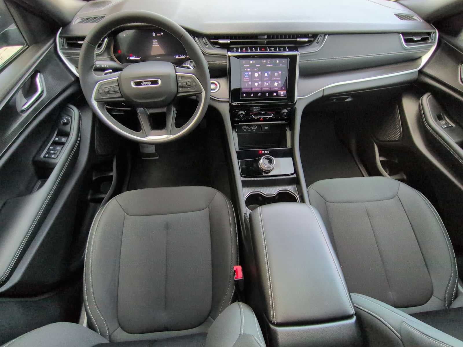 Jeep Grand Cherokee Laredo X 2025