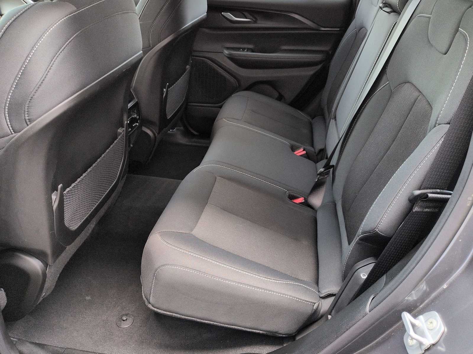 Jeep Grand Cherokee Laredo X 2025