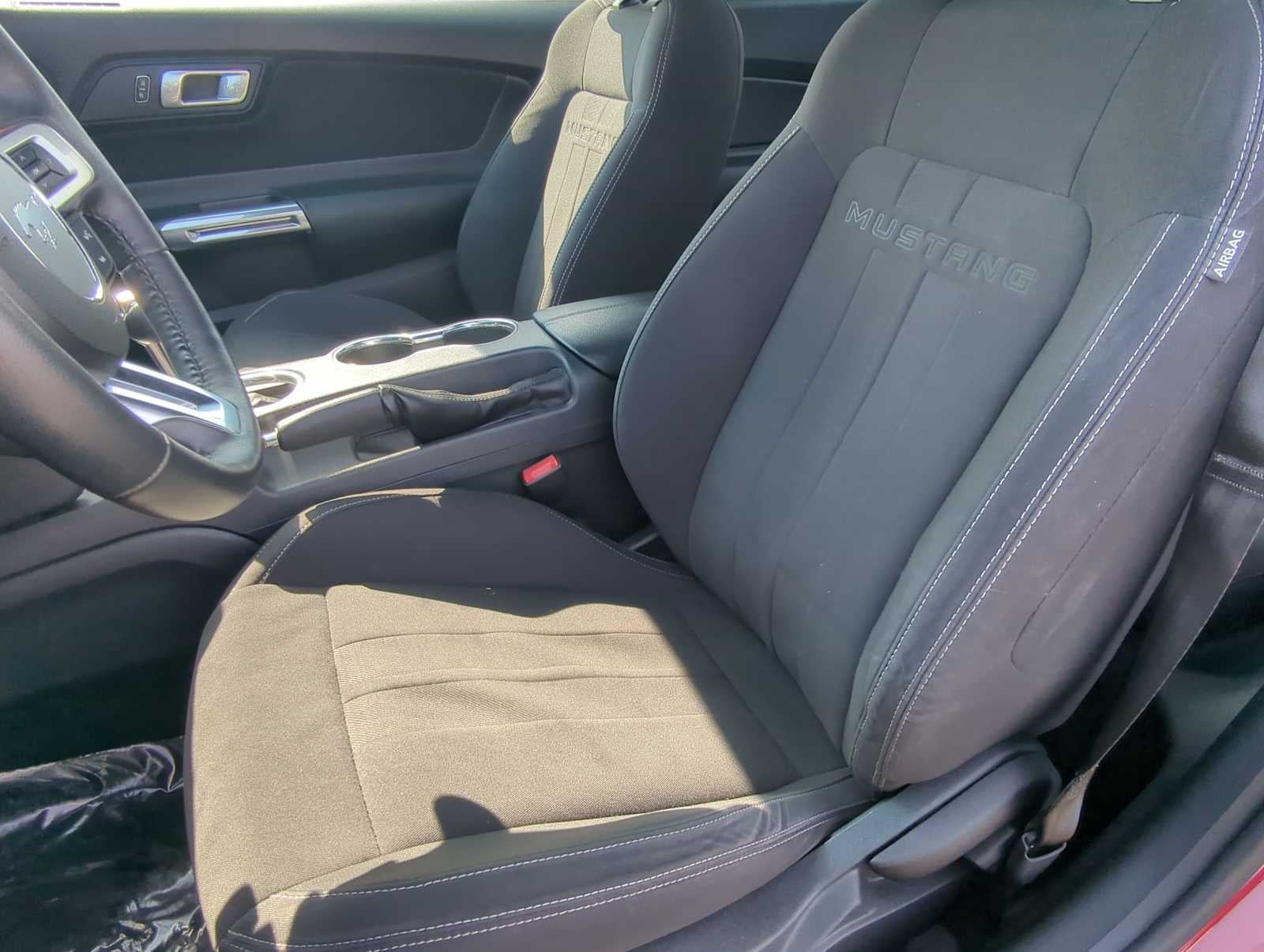 Ford Mustang EcoBoost 2021