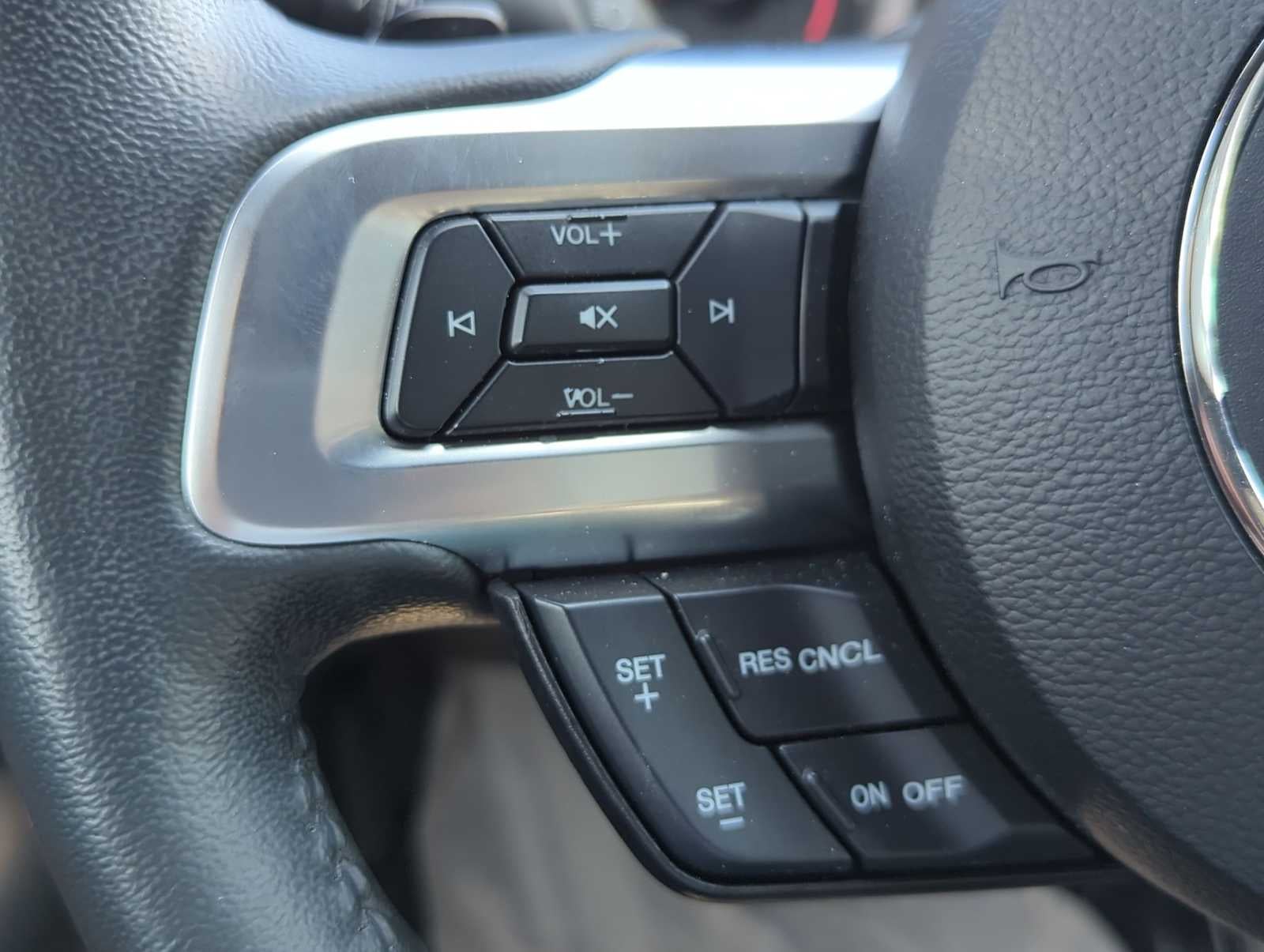 Ford Mustang EcoBoost 2021