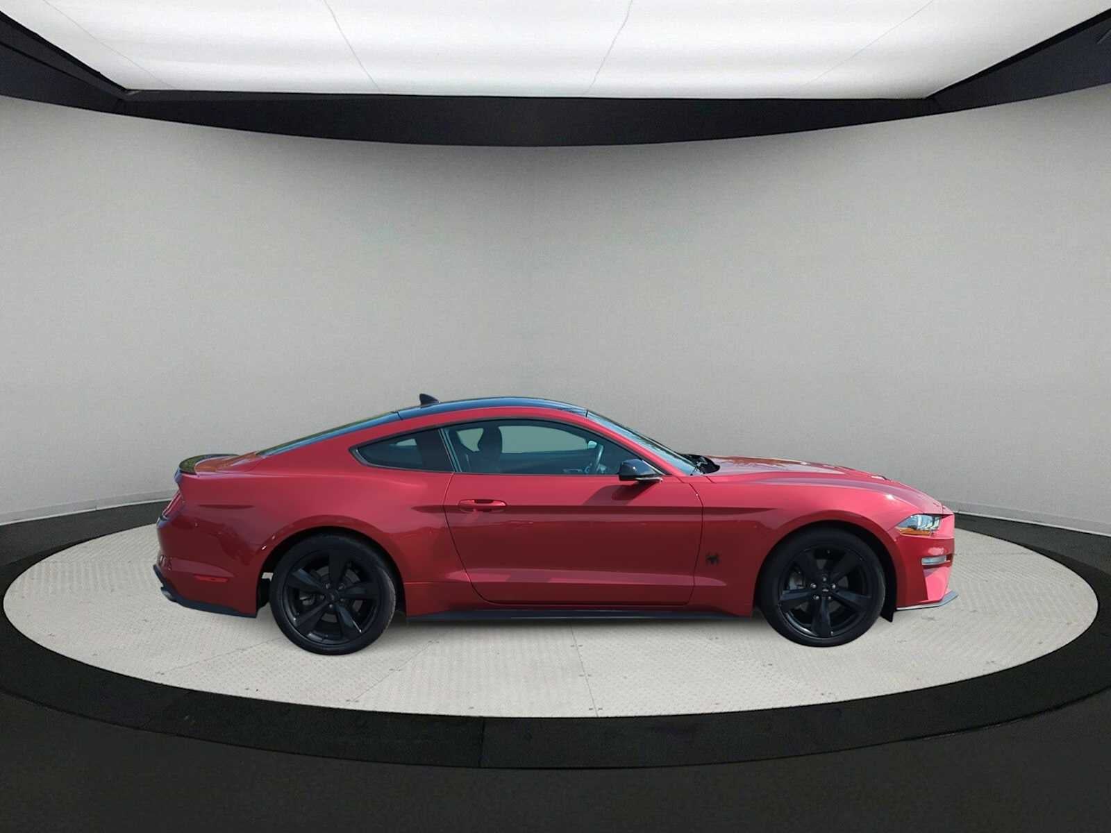 Ford Mustang EcoBoost 2021