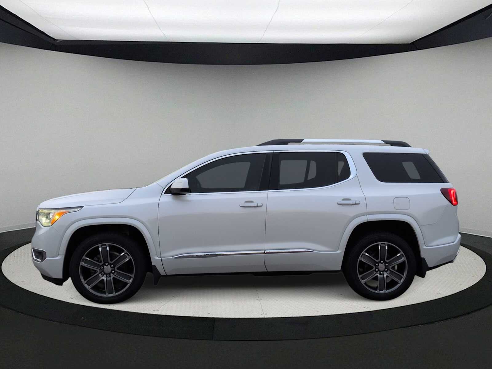GMC Acadia Denali 2017
