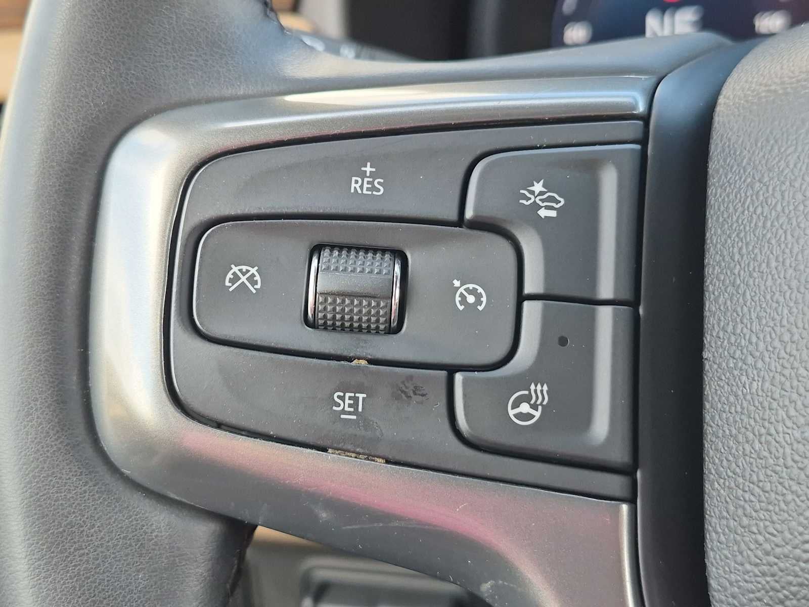 Chevrolet Suburban Premier 2023