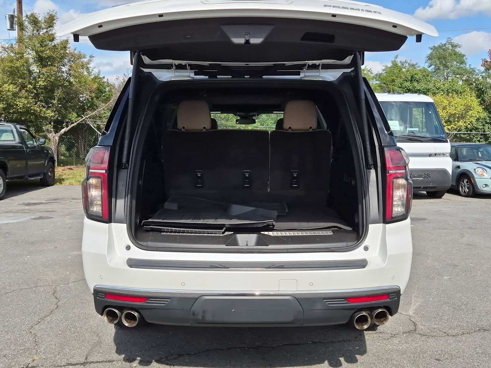 Chevrolet Suburban Premier 2023
