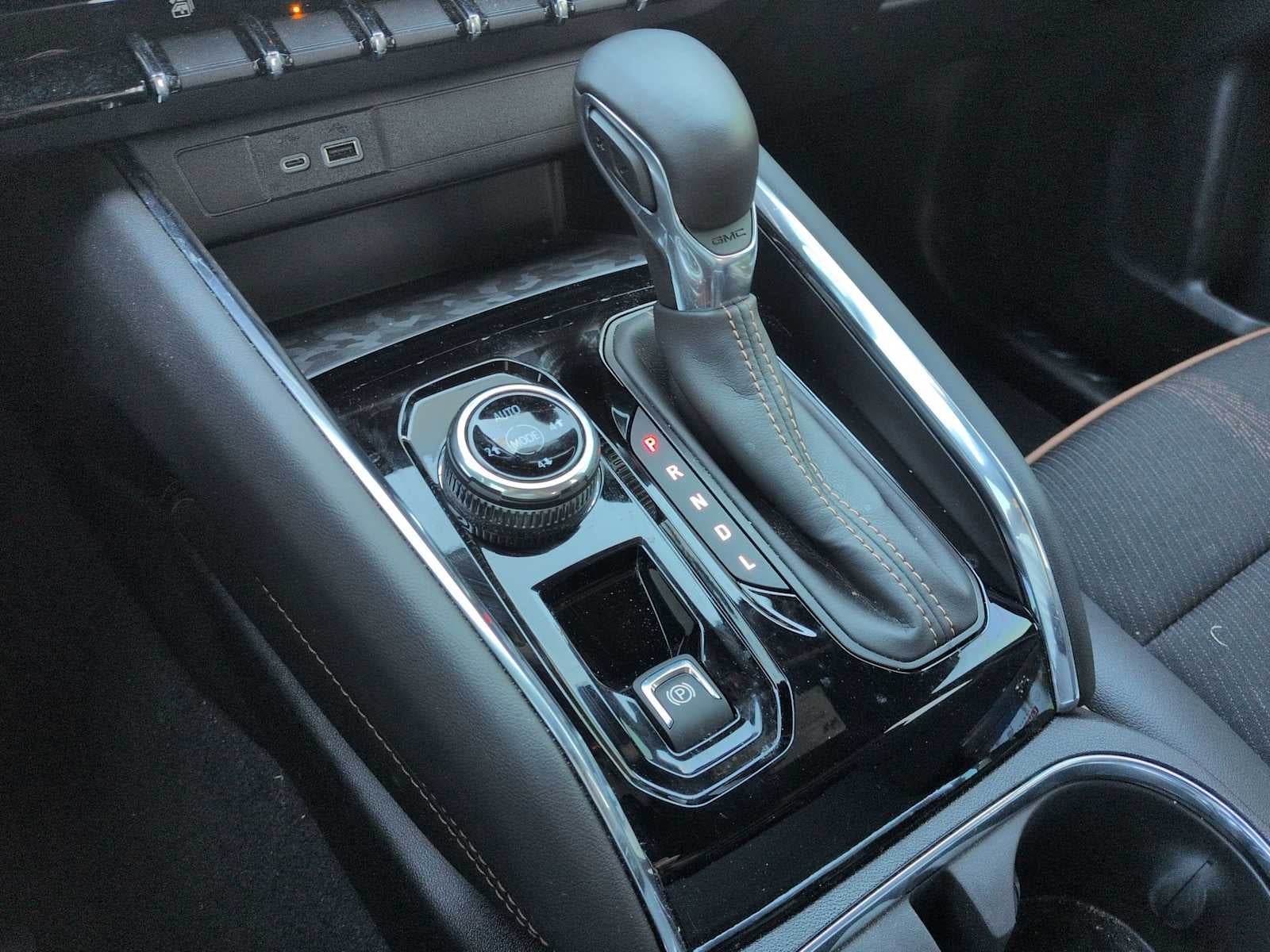 GMC Canyon 4x4 AT4 2024