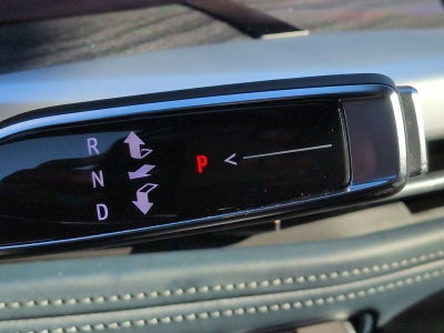 2025 Cadillac ESCALADE IQ Lujo 2