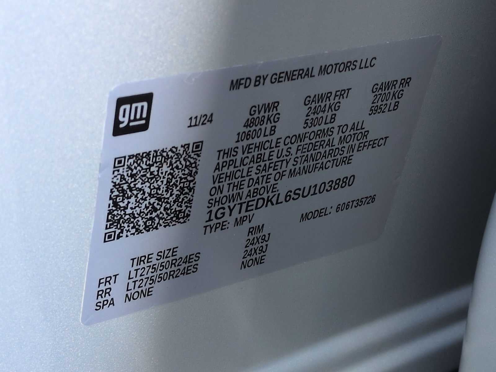 2025 Cadillac ESCALADE IQ Lujo 2