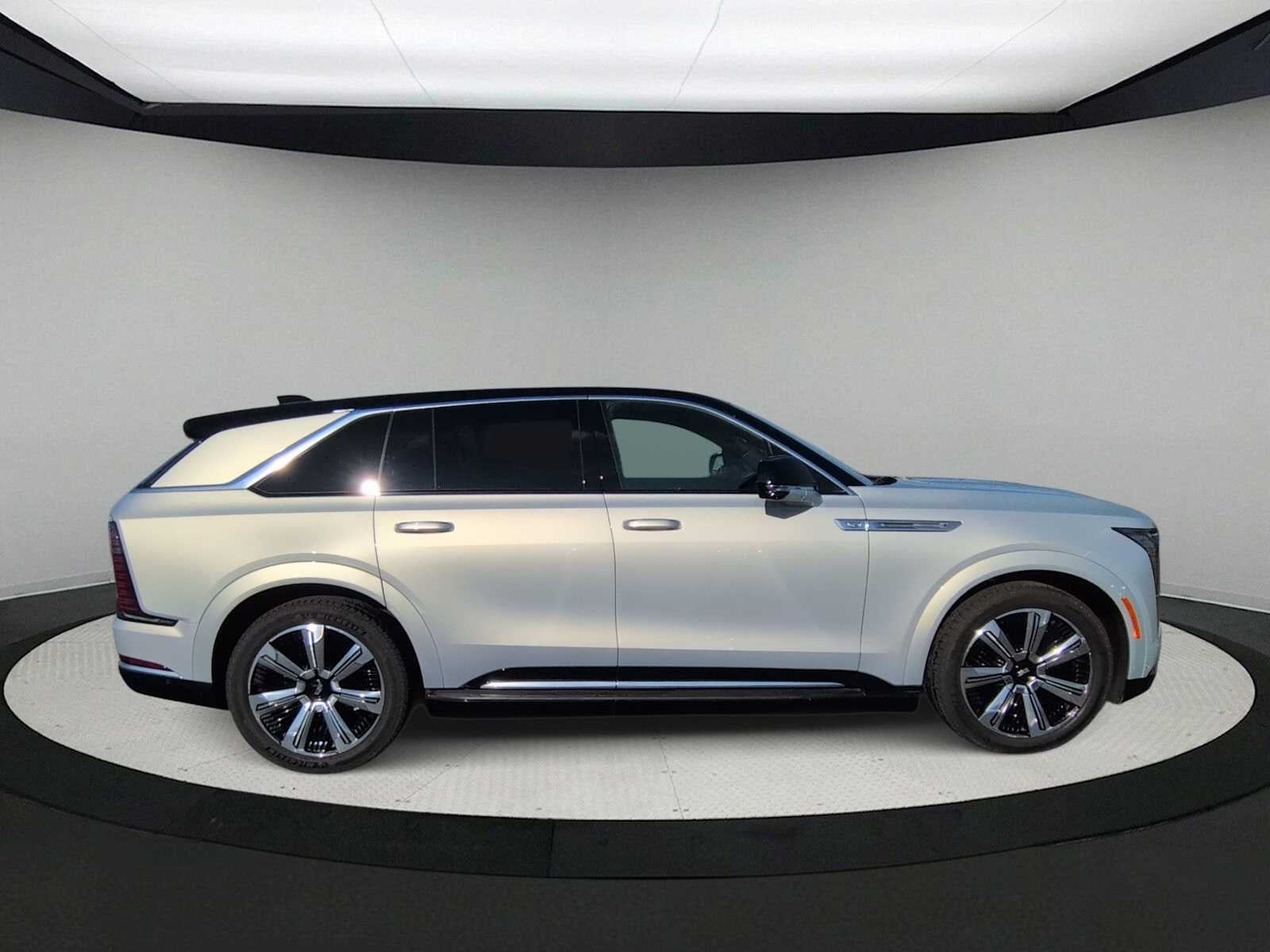 2025 Cadillac ESCALADE IQ Lujo 2