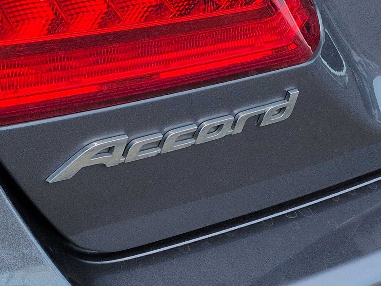 Honda Accord Hybrid de 4 puertas, berlina, 2015