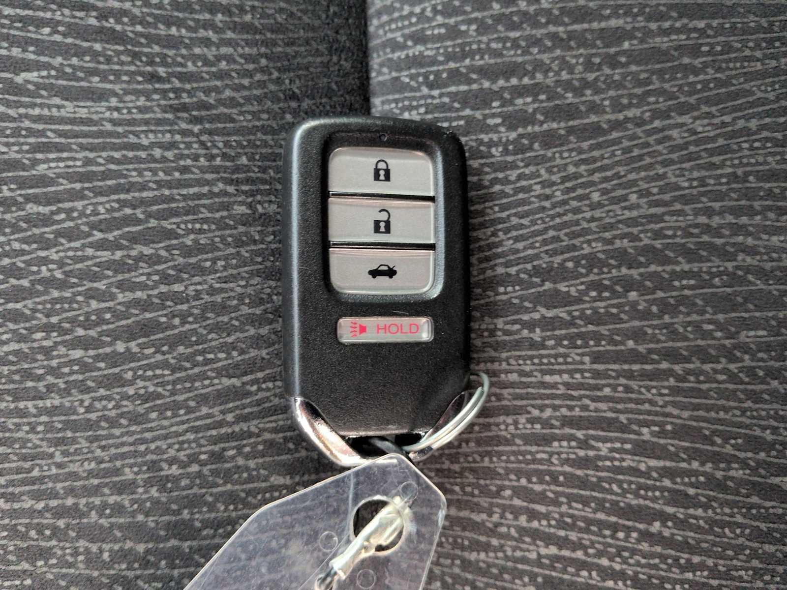 Honda Accord Hybrid de 4 puertas, berlina, 2015
