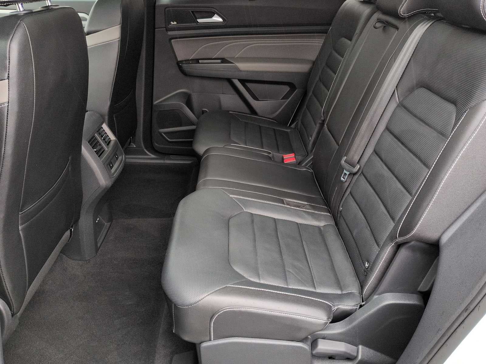 Volkswagen Atlas Cross Sport 3.6L V6 SEL Premium R-Line 2021