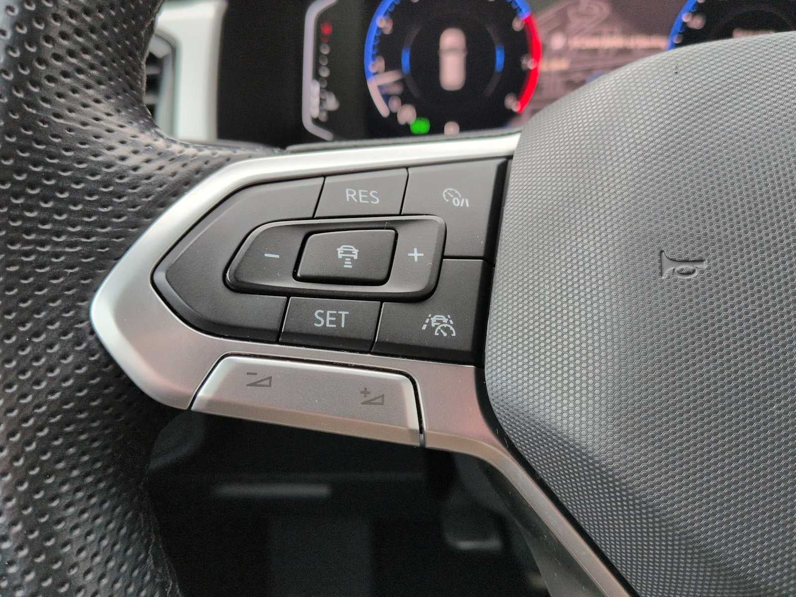 Volkswagen Atlas Cross Sport 3.6L V6 SEL Premium R-Line 2021