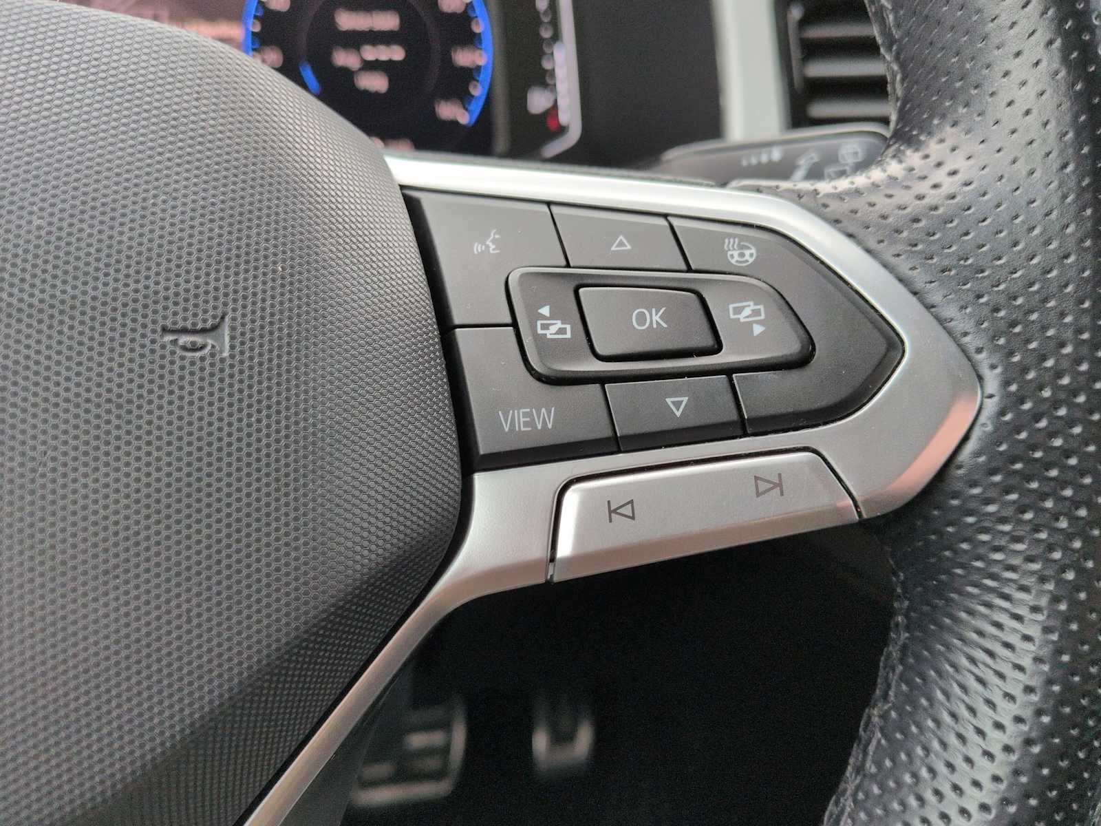 Volkswagen Atlas Cross Sport 3.6L V6 SEL Premium R-Line 2021