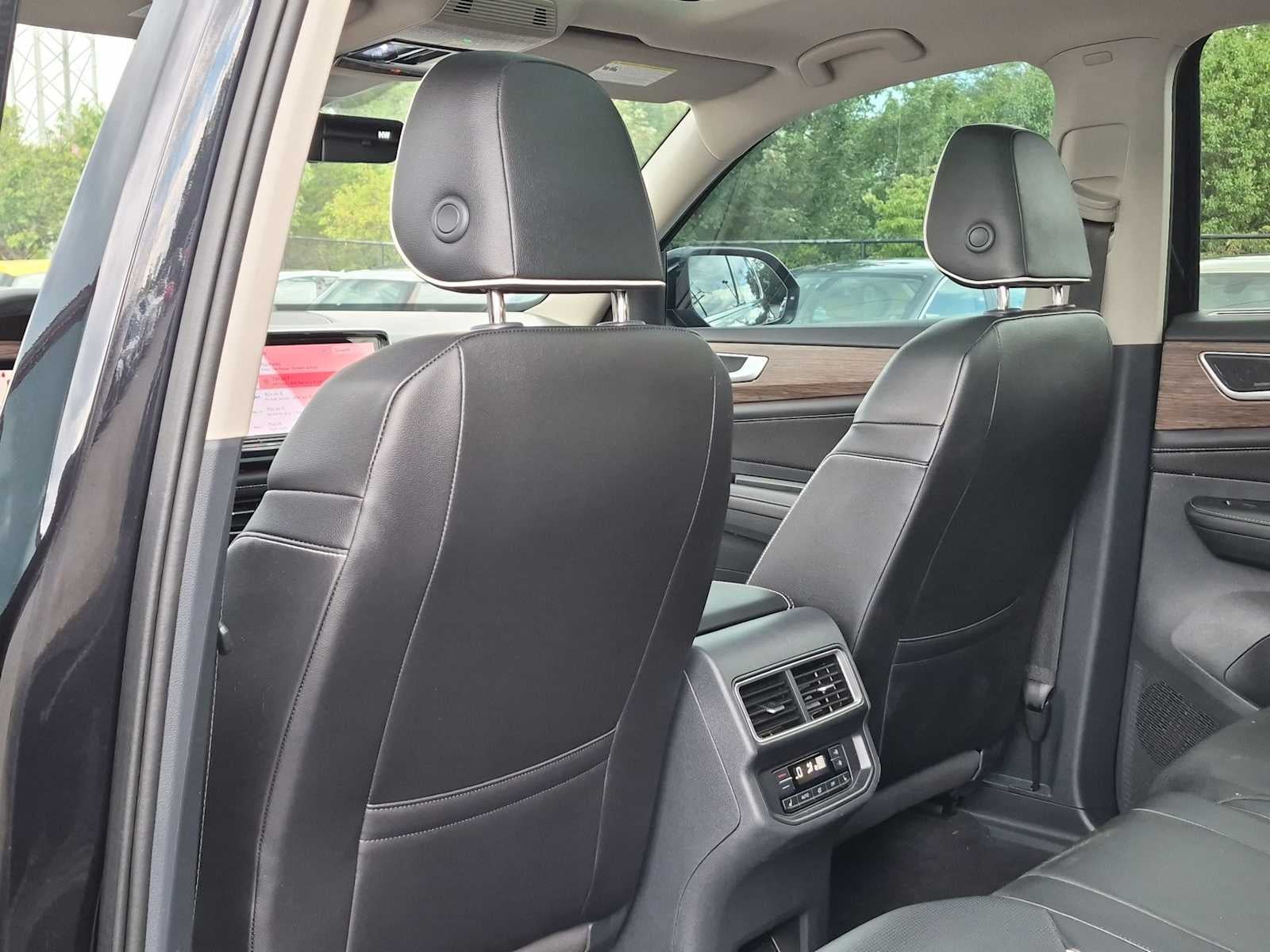 Volkswagen Atlas 2.0T SEL Premium R-Line 2024