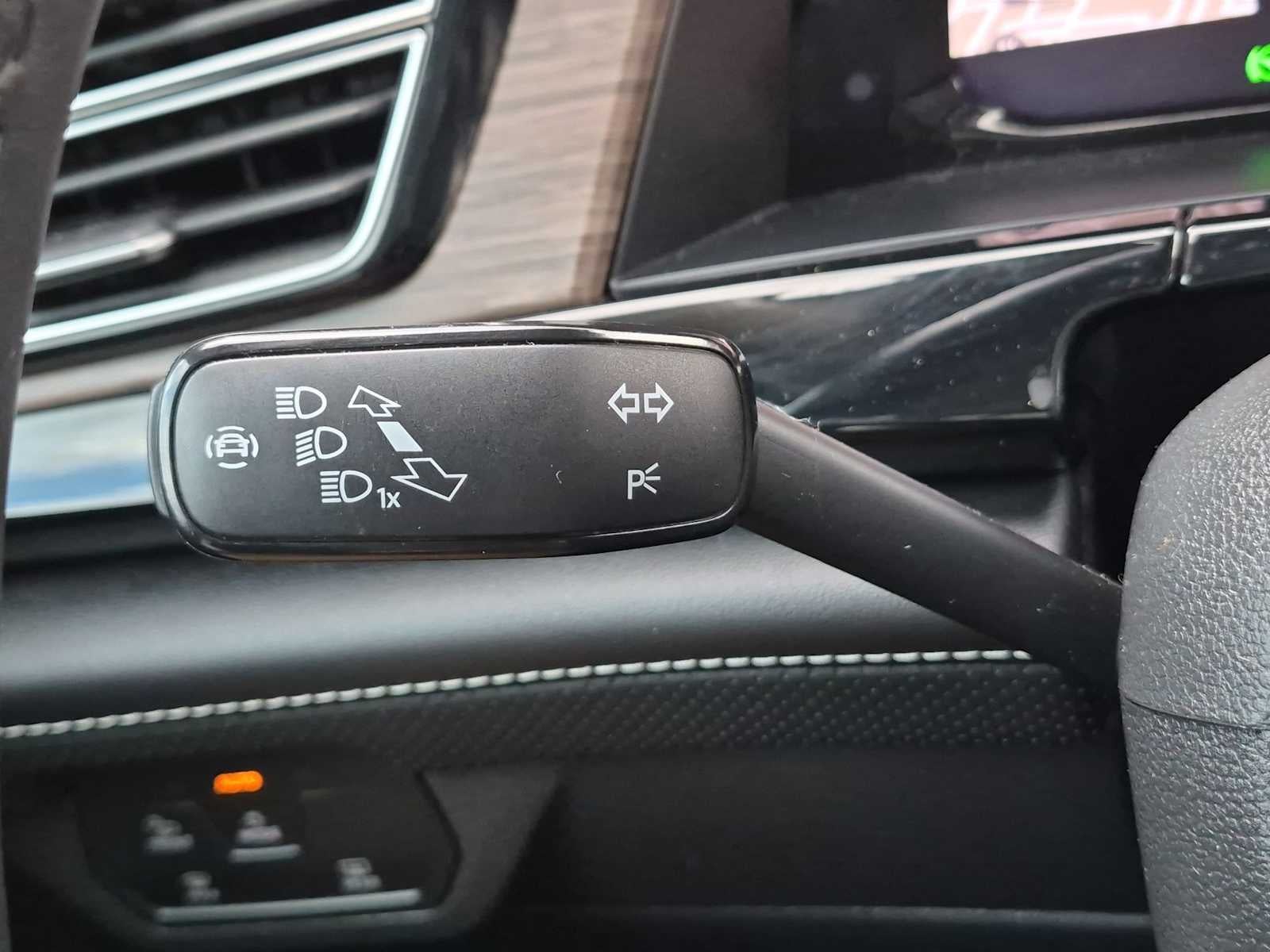 Volkswagen Atlas 2.0T SEL Premium R-Line 2024