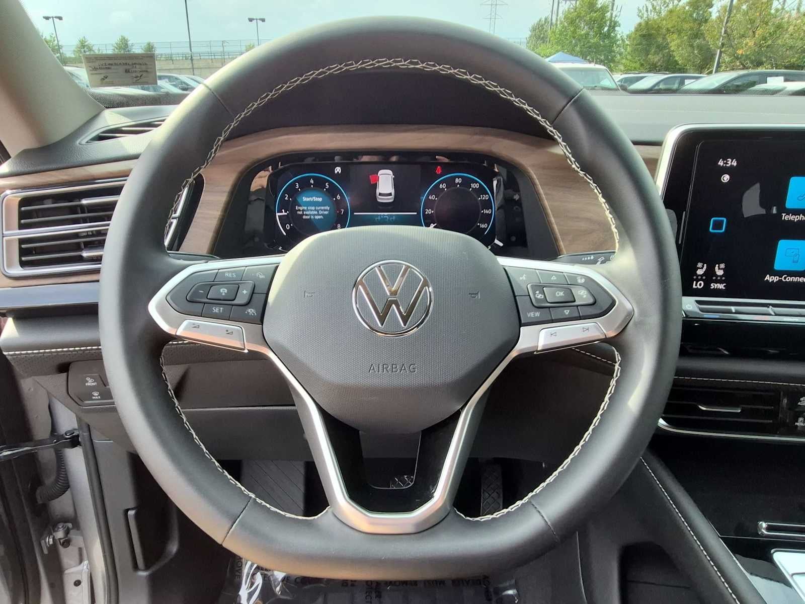 Volkswagen Atlas 2.0T SE con paquete Technology de 2024