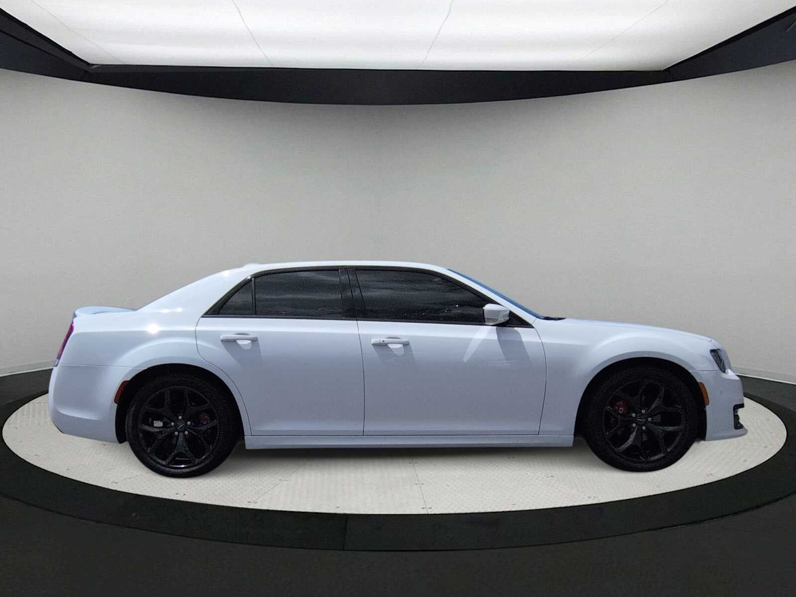 Chrysler 300 300S 2021