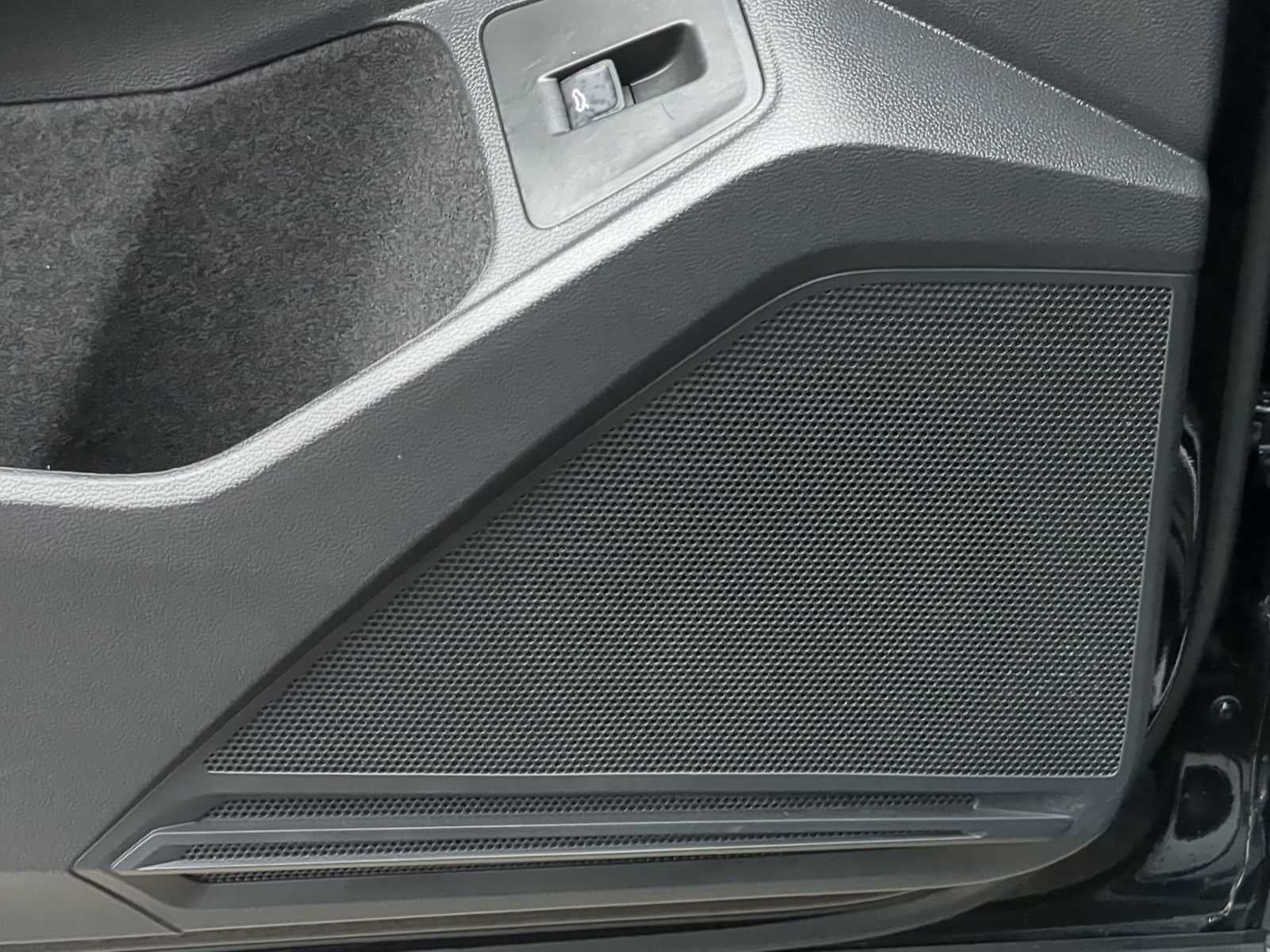 Volkswagen Tiguan SEL R-Line 2024