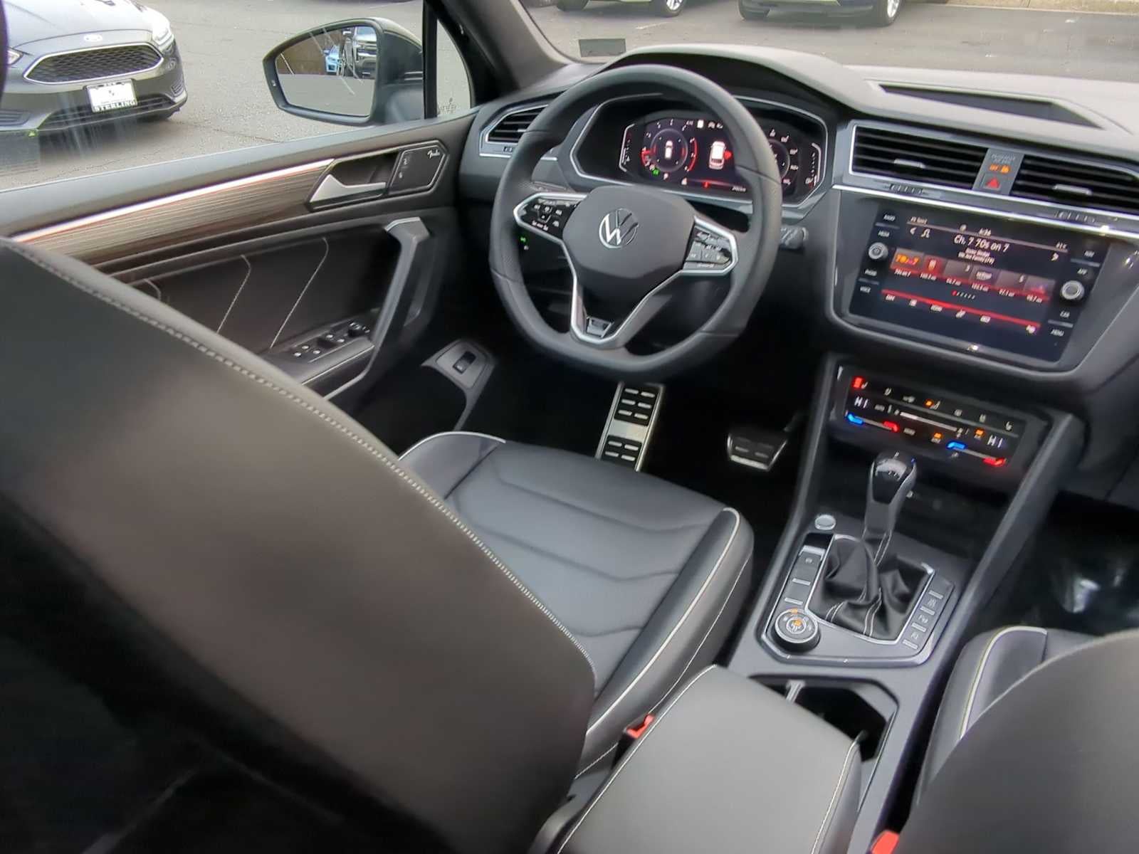 Volkswagen Tiguan SEL R-Line 2024