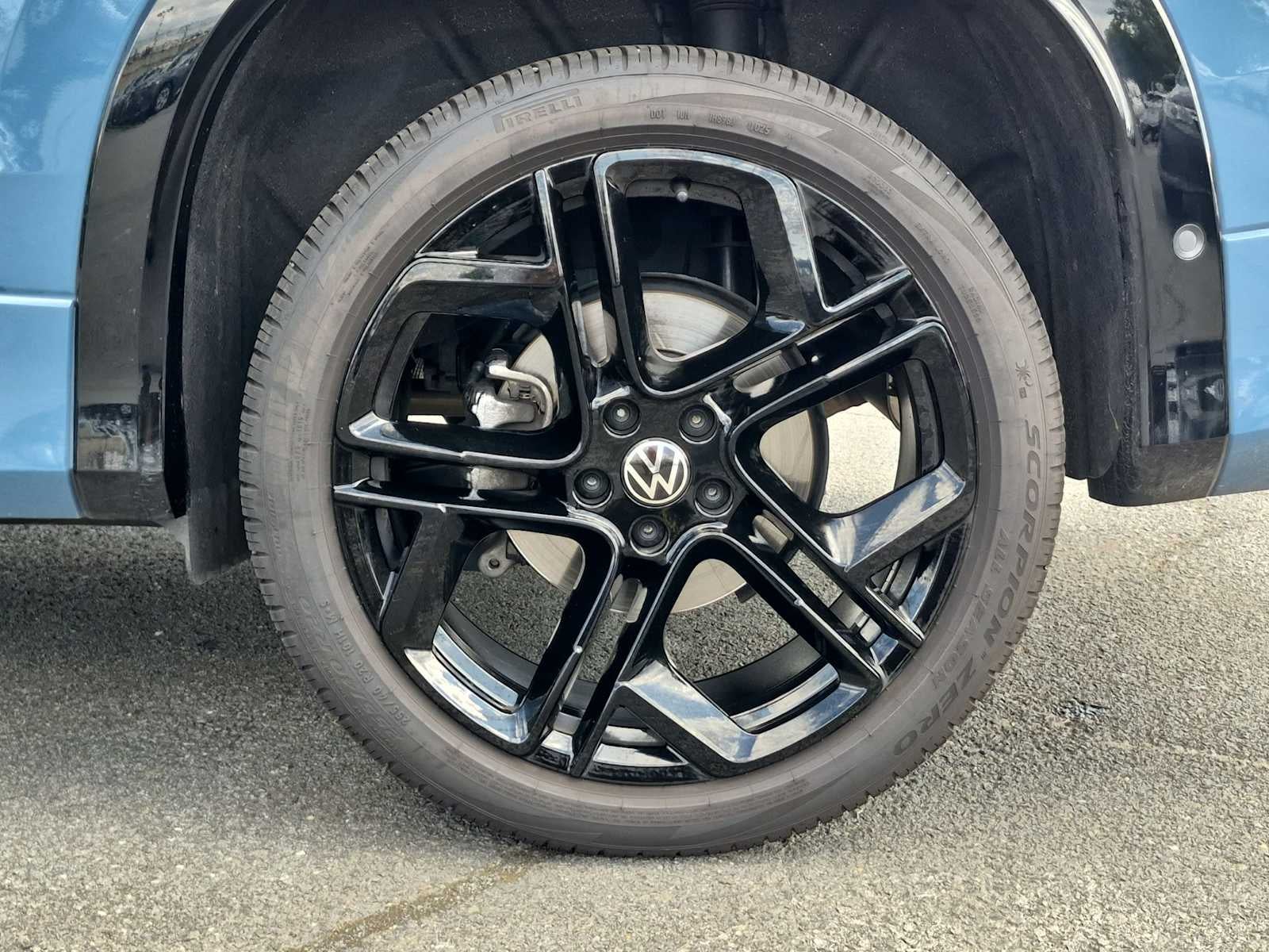 Volkswagen Tiguan SE R-Line Black 2025