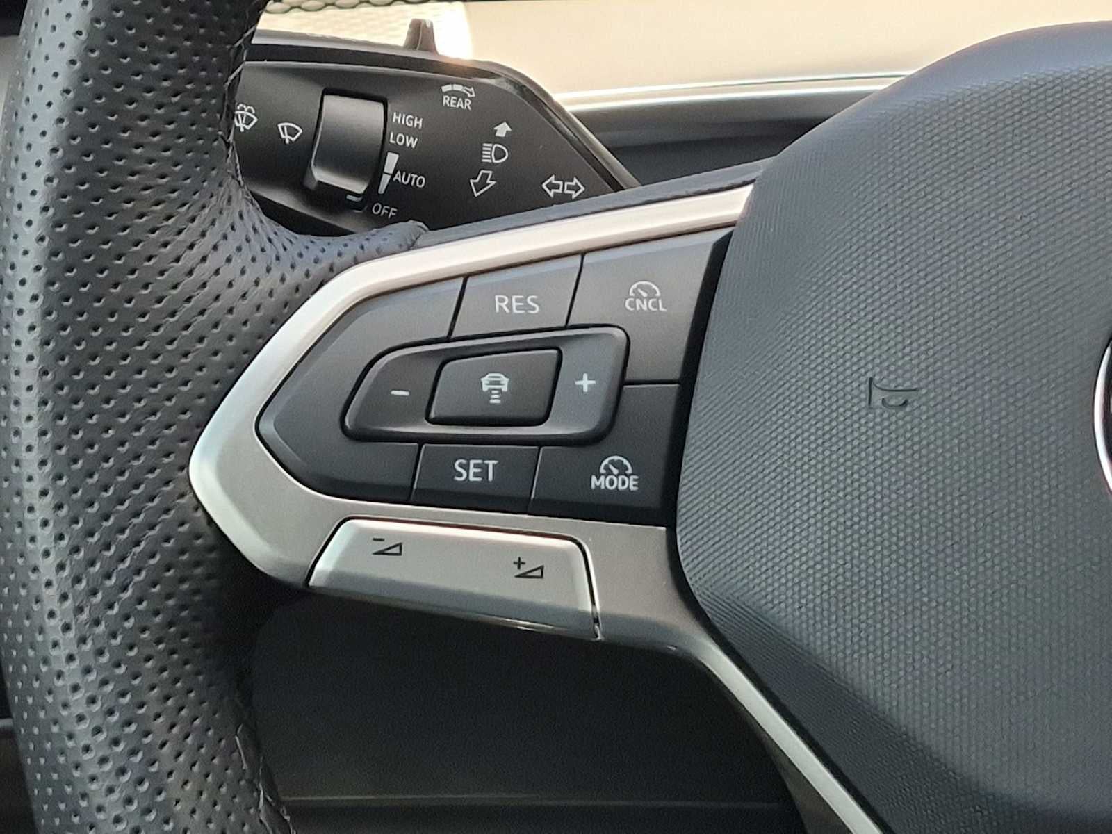 Volkswagen Tiguan SE R-Line Black 2025