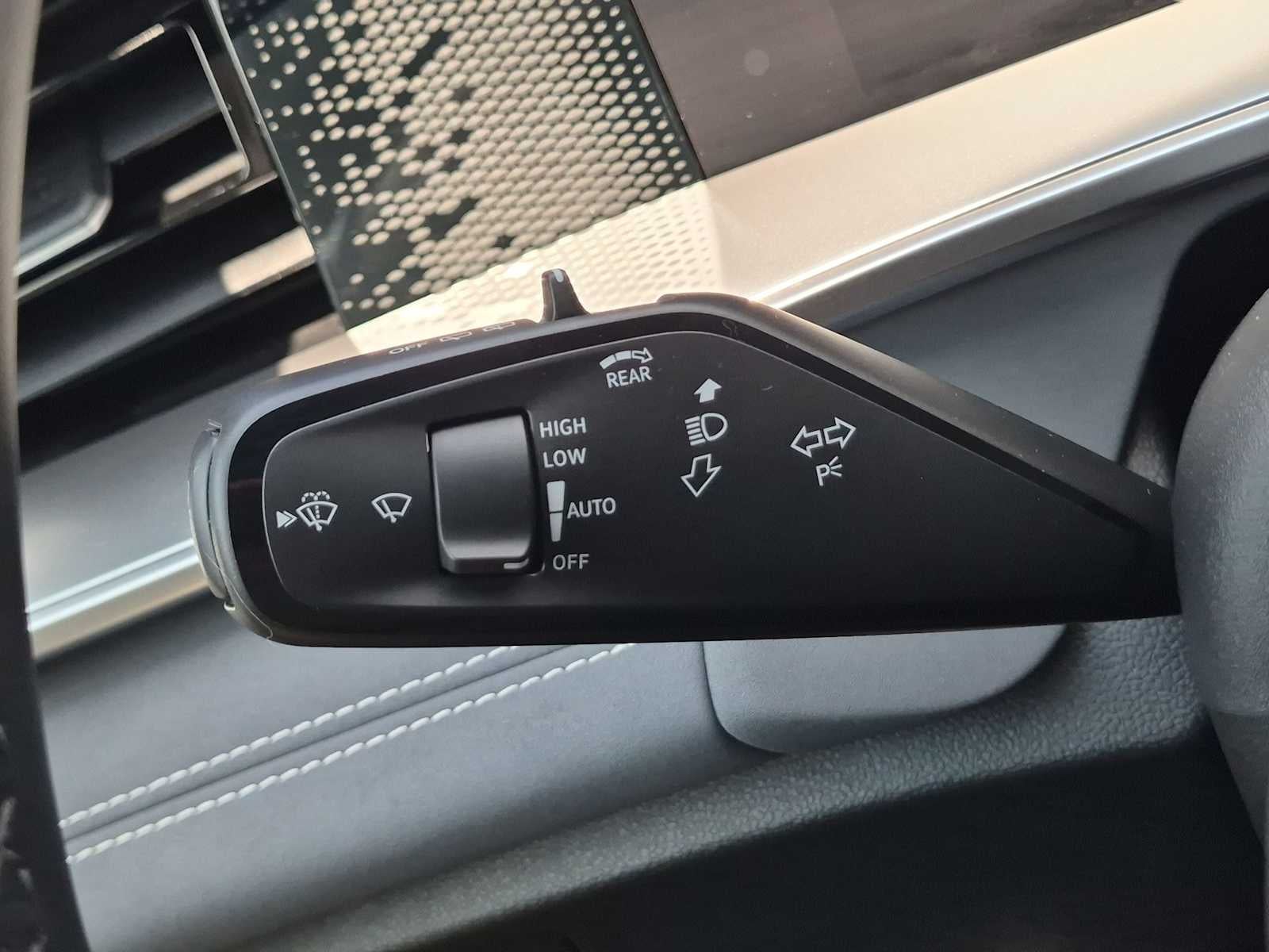 Volkswagen Tiguan SE R-Line Black 2025