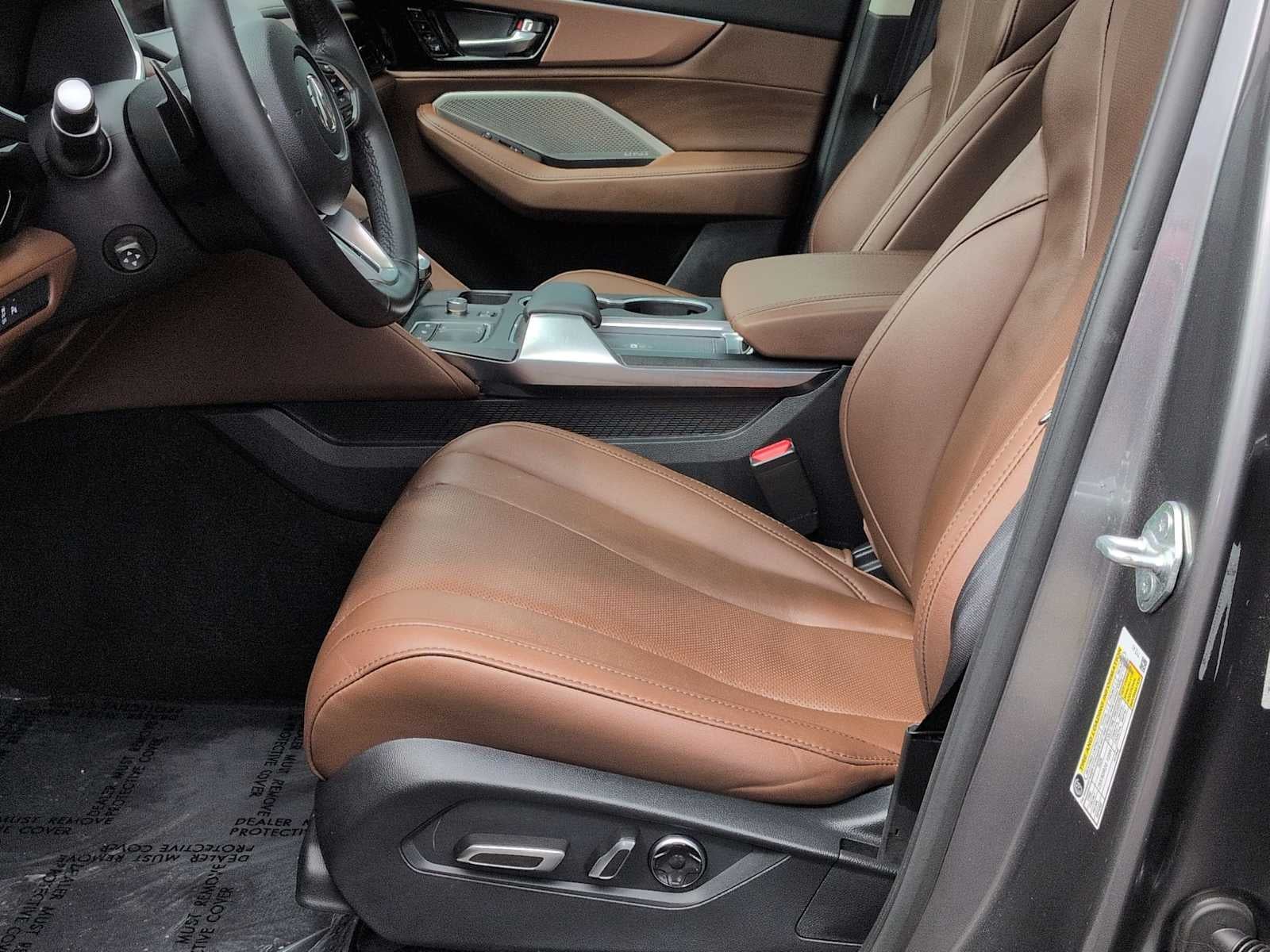 Acura MDX 2023 con paquete tecnológico