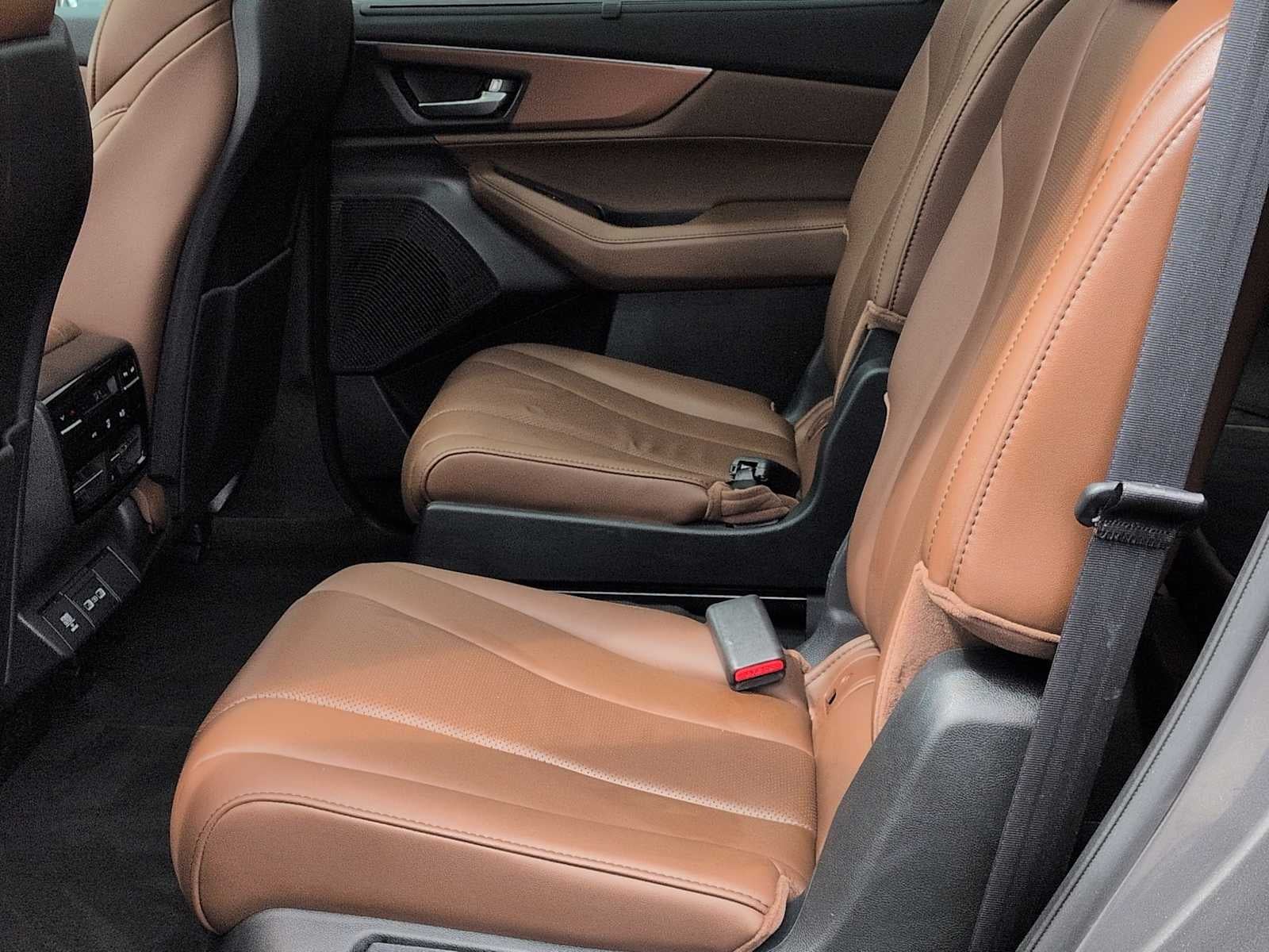 Acura MDX 2023 con paquete tecnológico