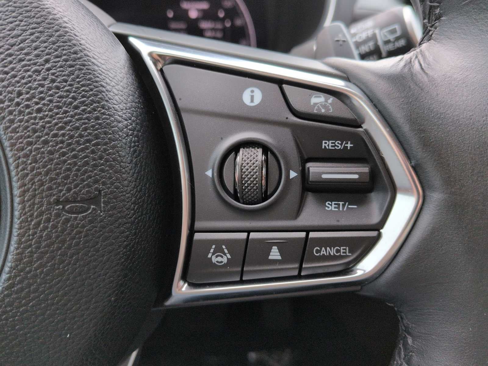 Acura MDX 2023 con paquete tecnológico