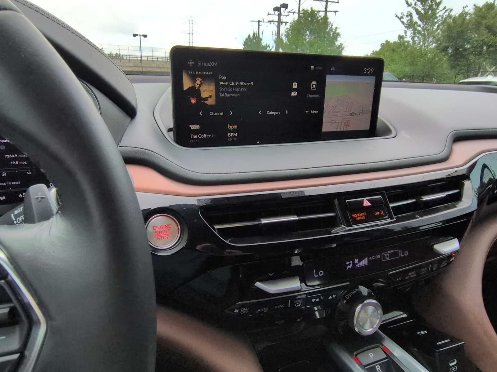 Acura MDX 2023 con paquete tecnológico