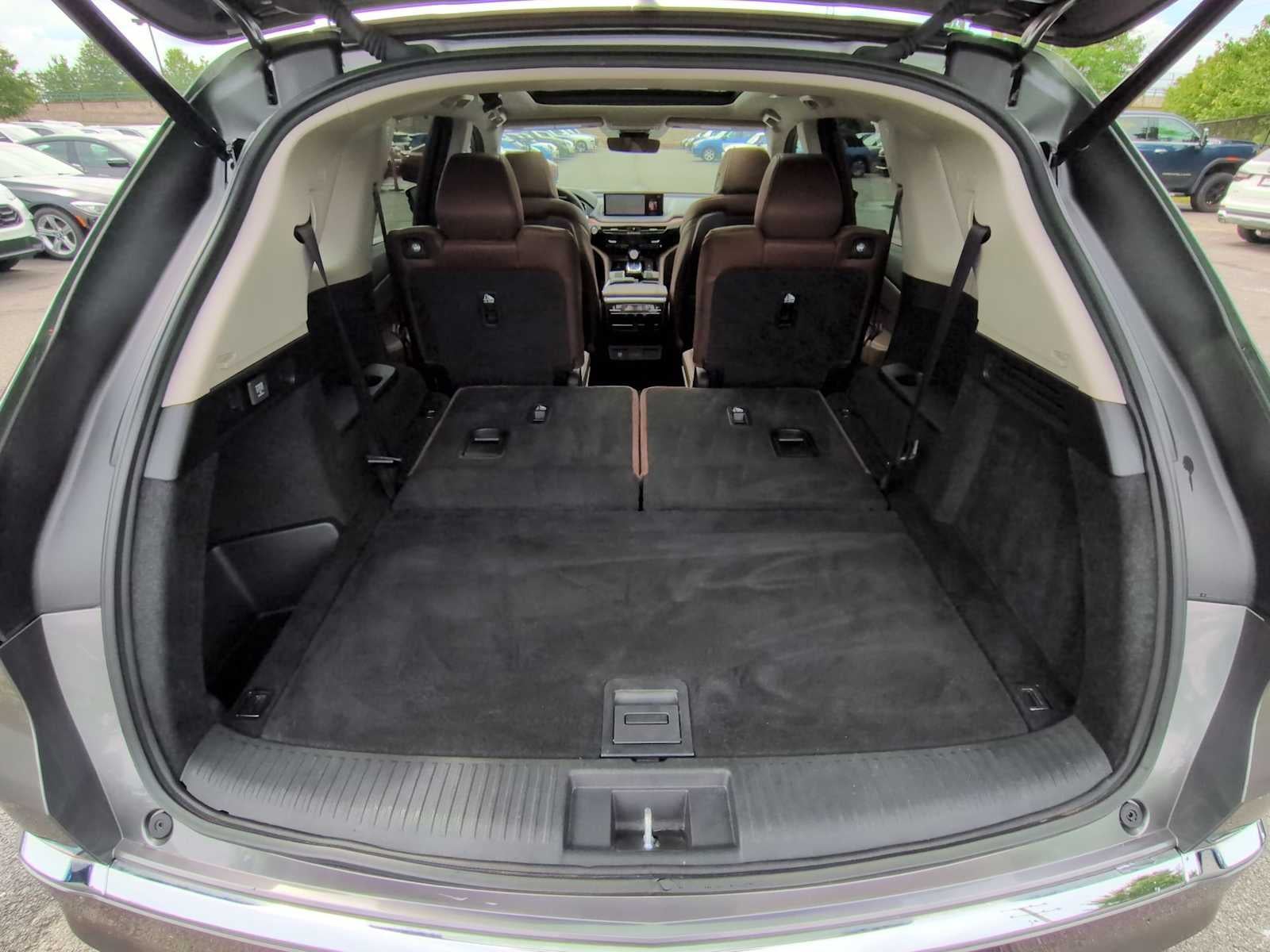 Acura MDX 2023 con paquete tecnológico