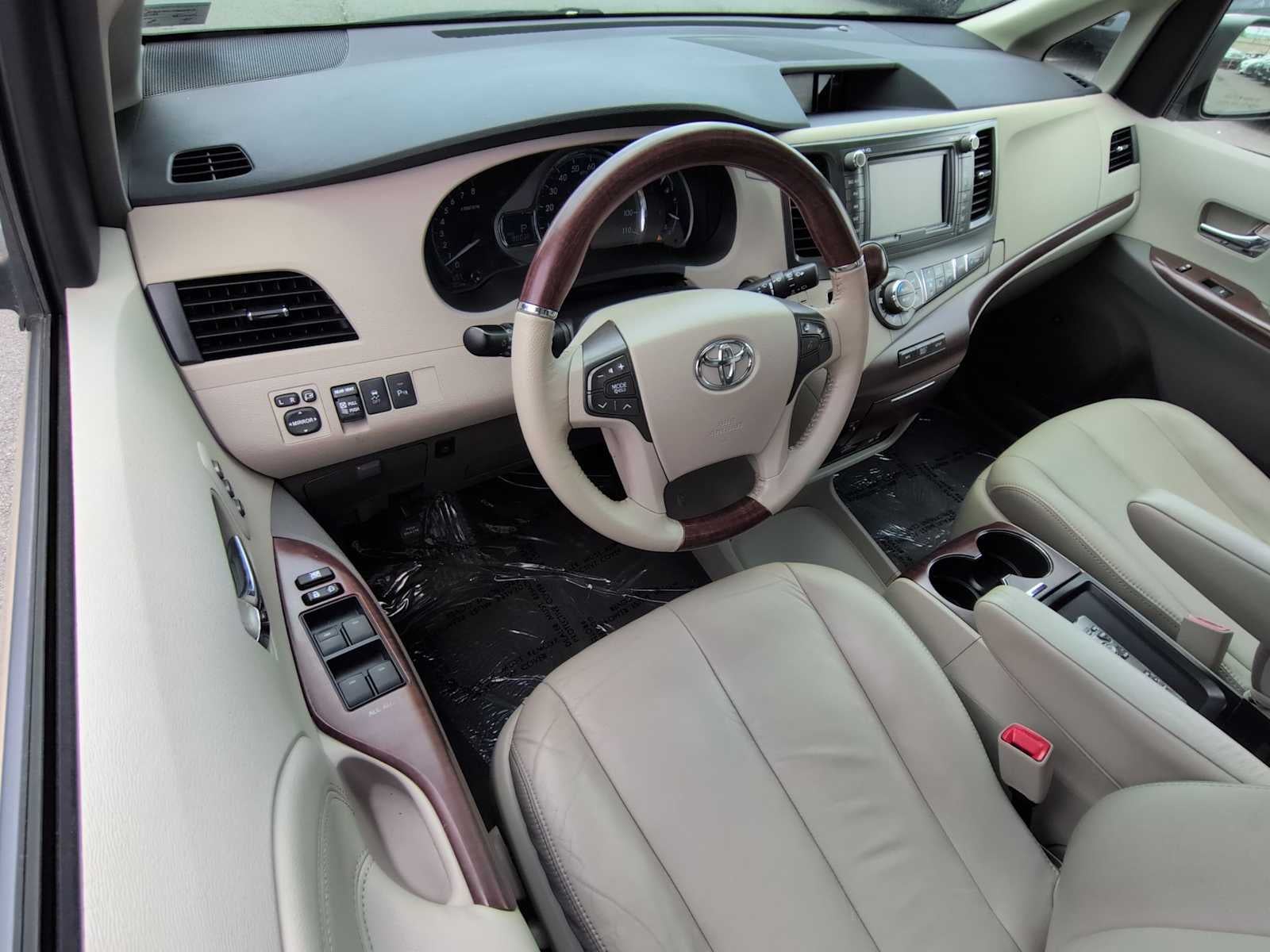 Toyota Sienna Ltd 2011