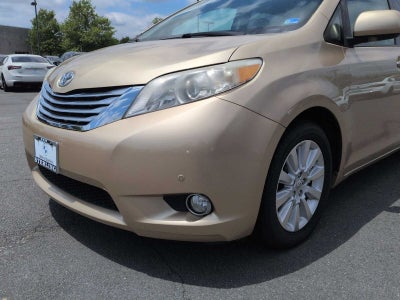 Toyota Sienna Ltd 2011