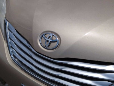 Toyota Sienna Ltd 2011