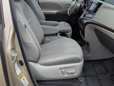 Toyota Sienna Ltd 2011